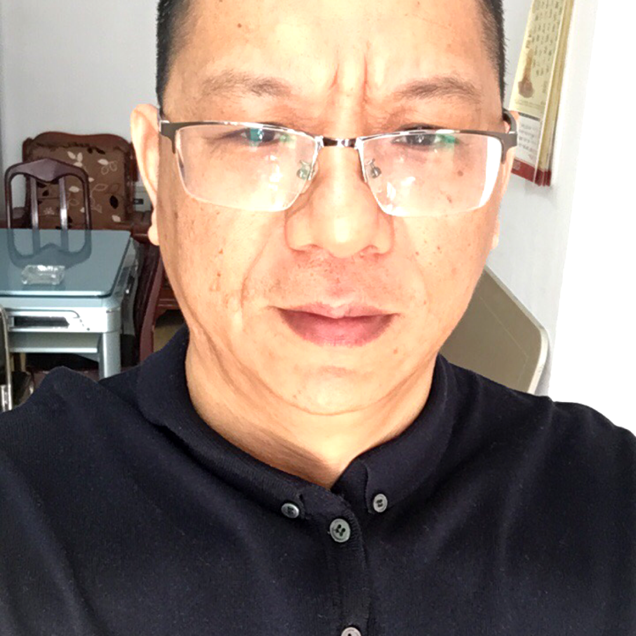 李佳诚的照片