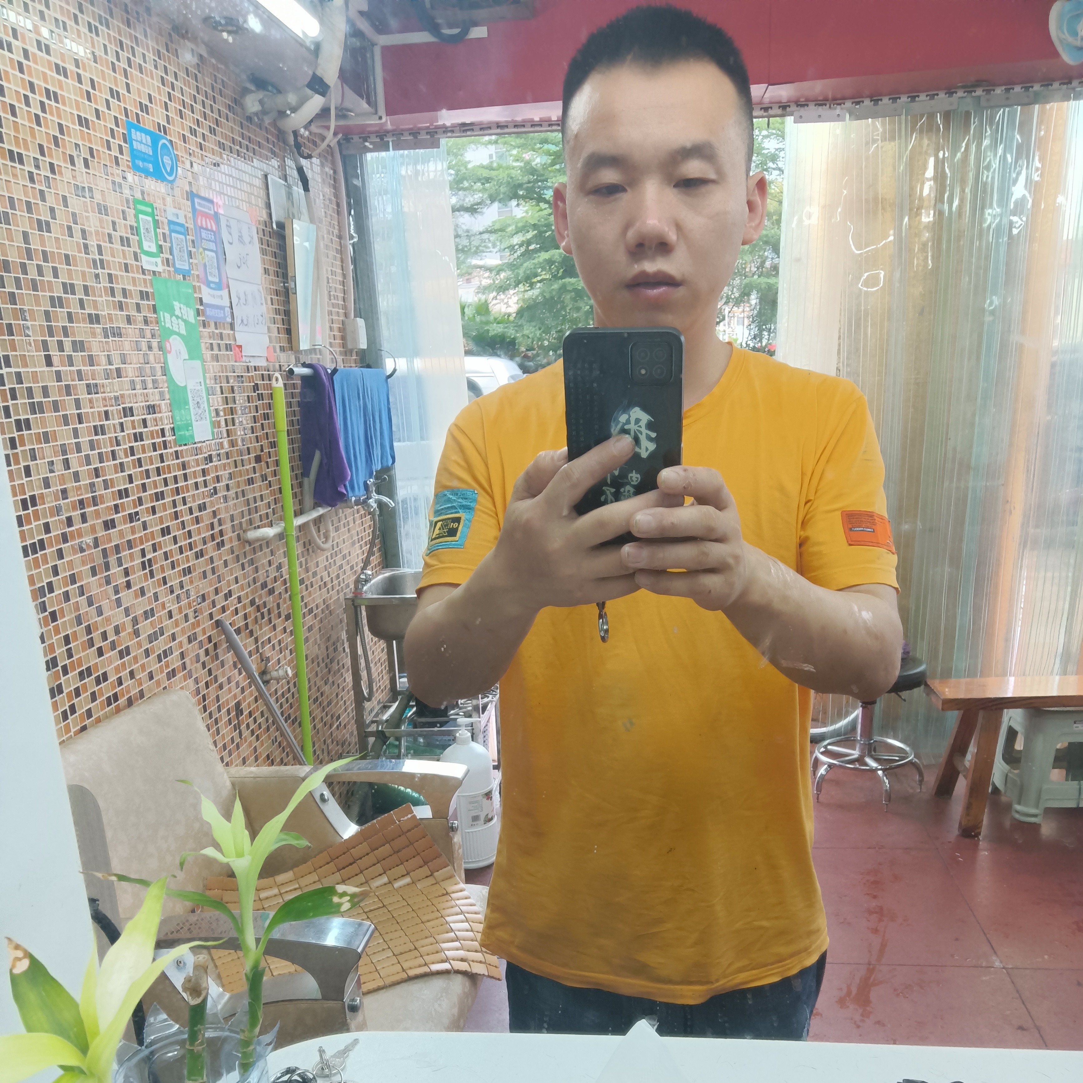 外套踢欣喜的照片