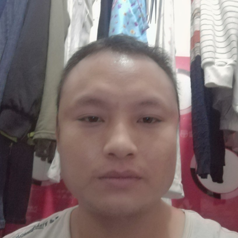 俊秀香烟的照片