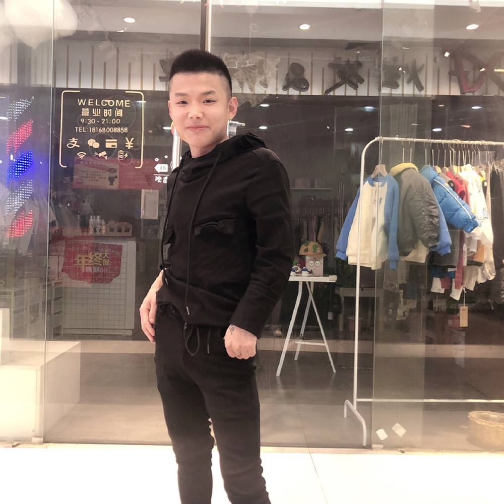 威武爱恋外套的照片