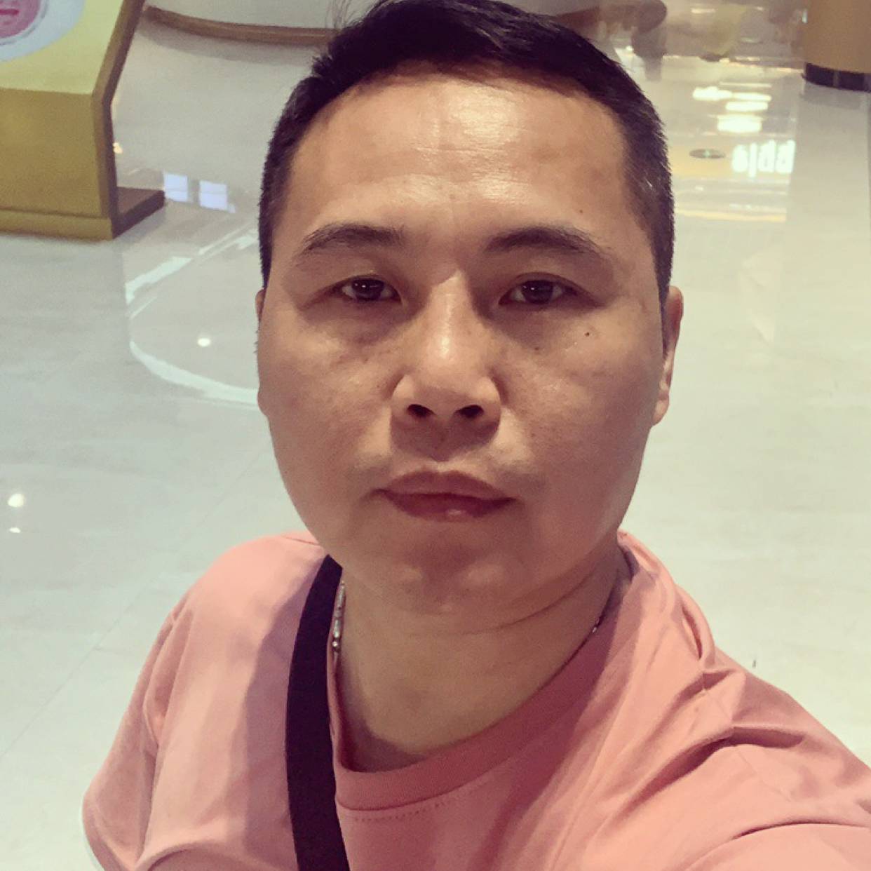 草莓蹁跹寂灭的照片