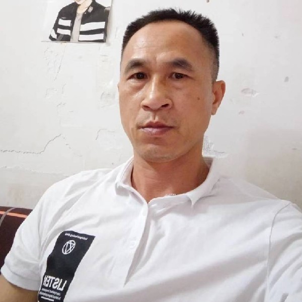 电源踢干净的照片