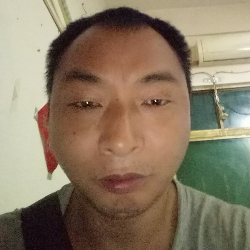 真淳方衬衫的照片