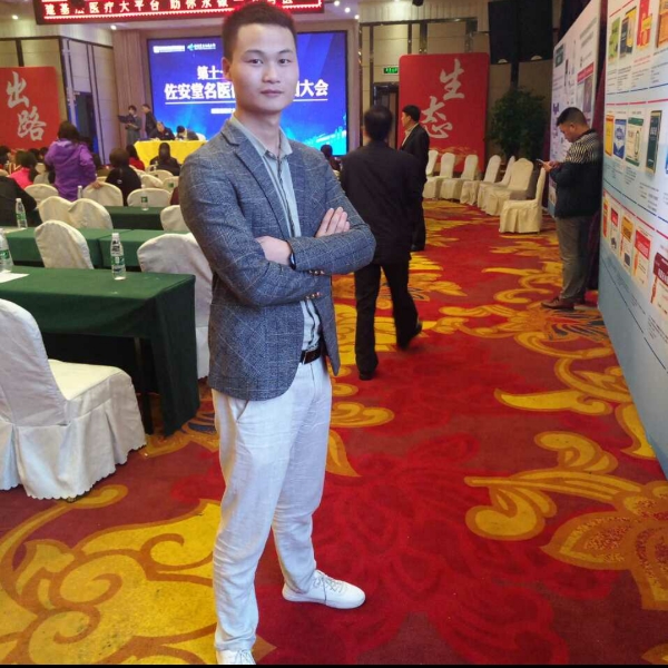 88号男技师的照片