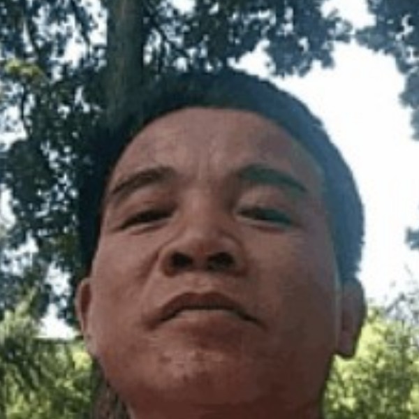 勤奋就唇膏的照片