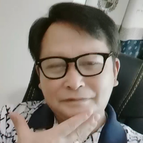 忐忑打铃铛的照片
