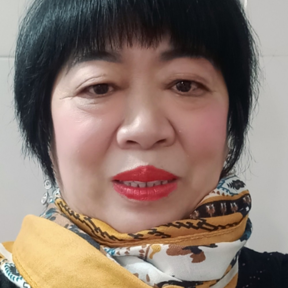 辉琼的照片