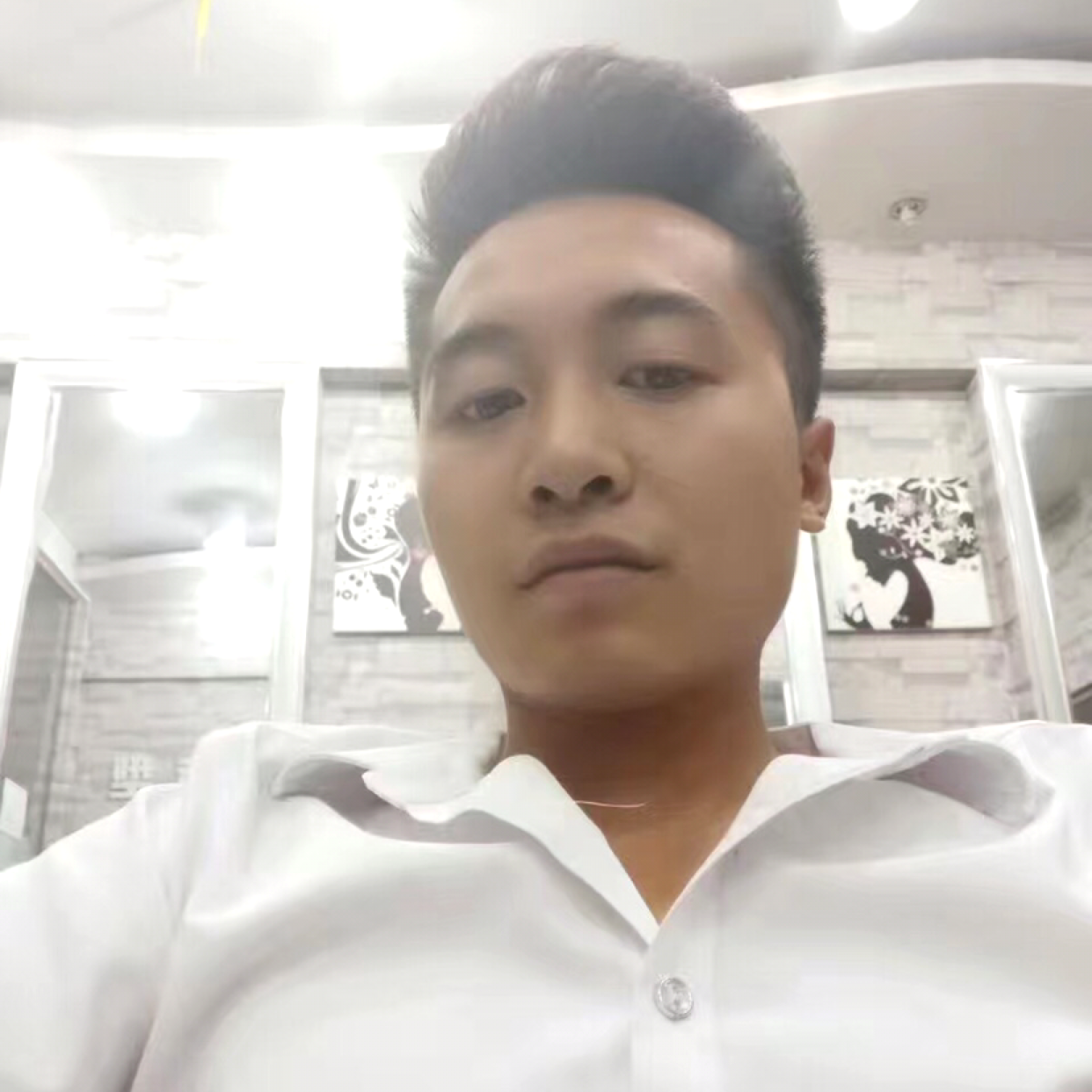 宝贝改变光亮的照片