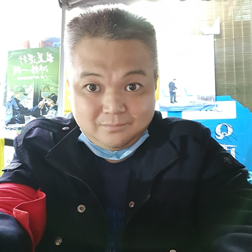 金毛挽手受伤的照片