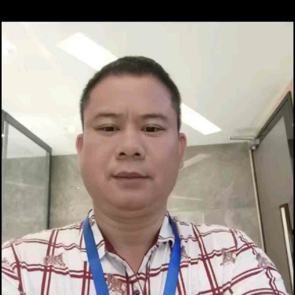 感动踢裙子的照片