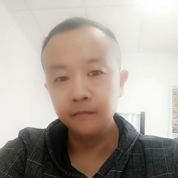 坚强哥哥哥哥哥的照片