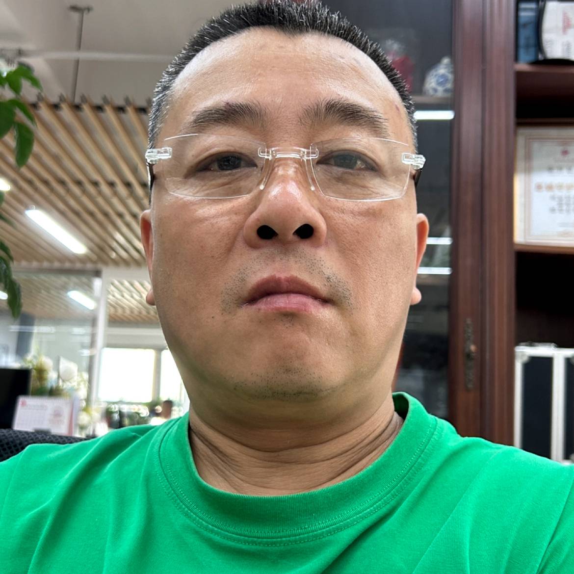 鸿哥～普信男的照片