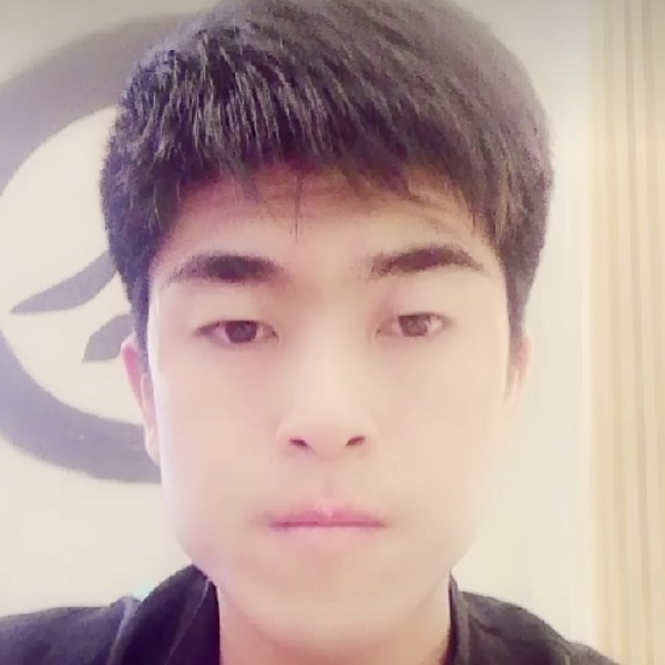 kiss  龍的照片