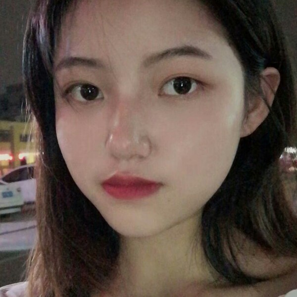 甜美請森槿的照片