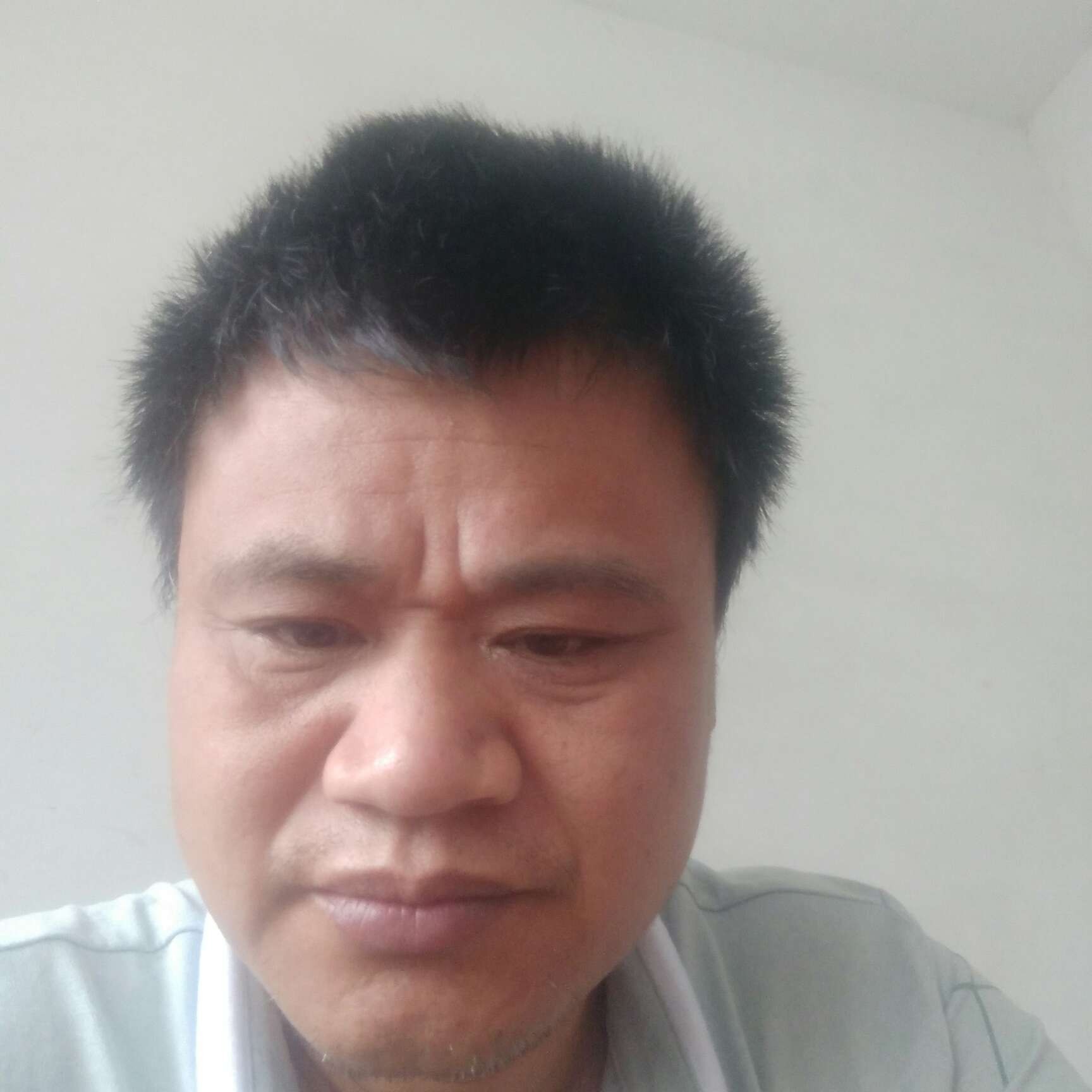 天空放弃寂冷的照片