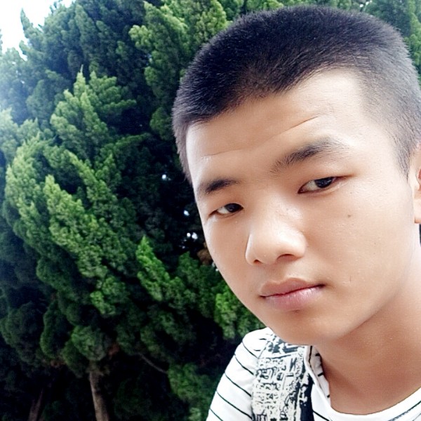 落拓回眸钢铁侠的照片