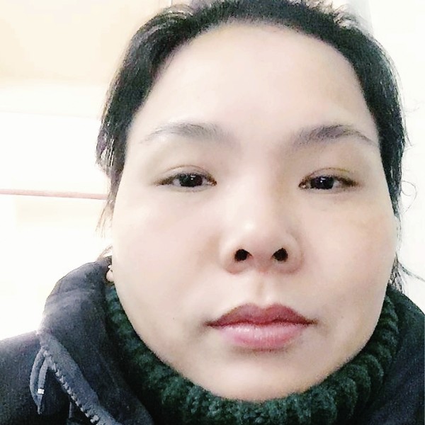 陌颜端庄的照片