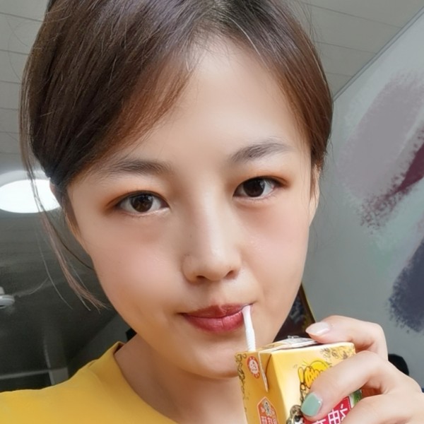 冷傲夏露，的照片