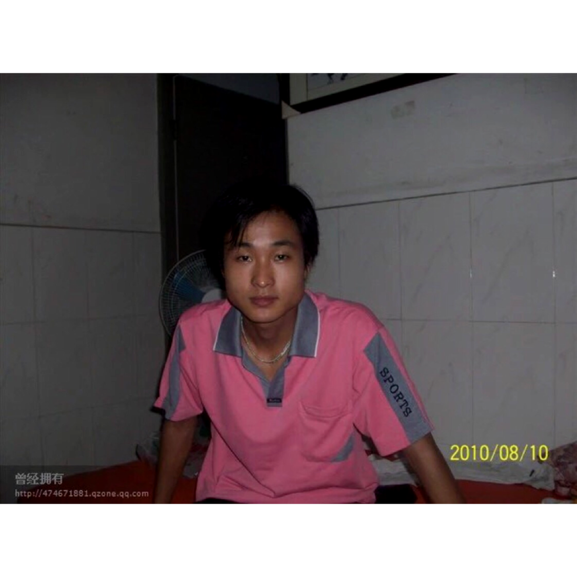 生动吃醋吐司的照片