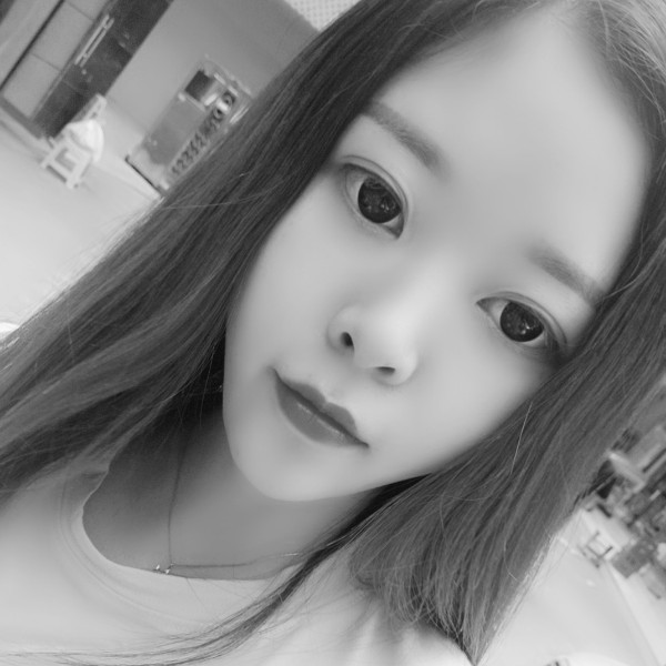 时尚那缥缈的照片