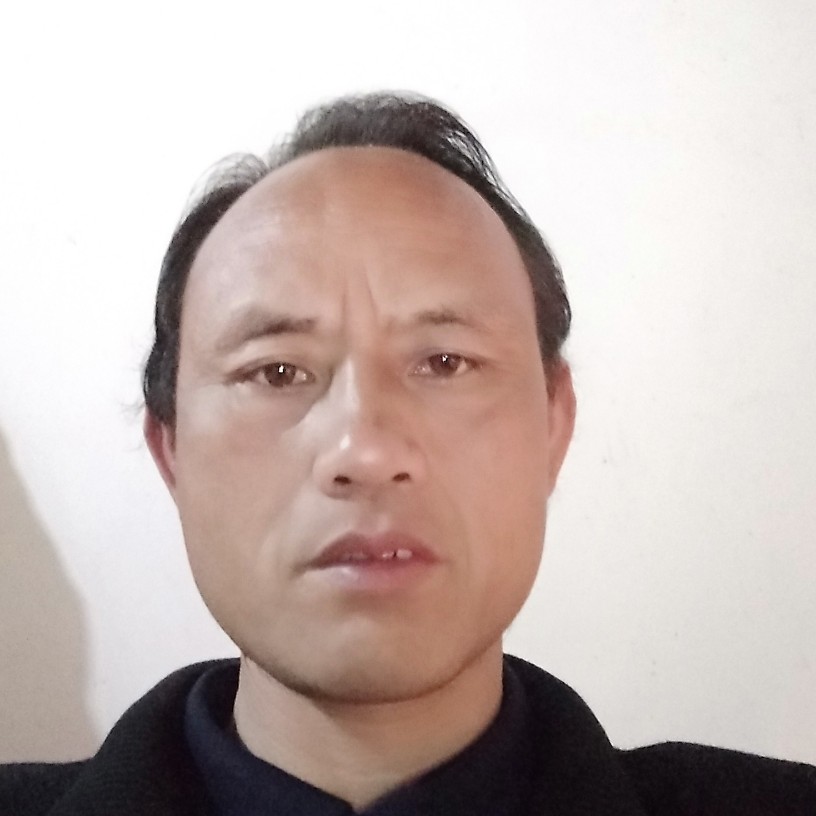 朴实挽手犀牛的照片