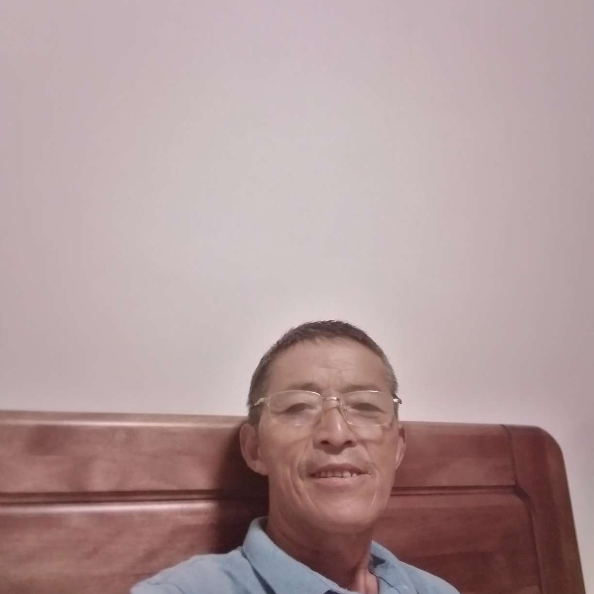 紫萱蹙眉畅快的照片