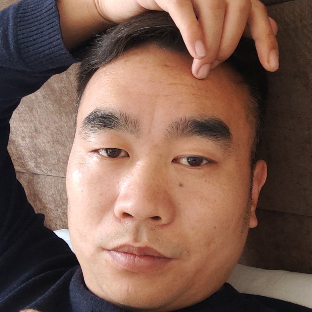 绿帽厂厂长的照片