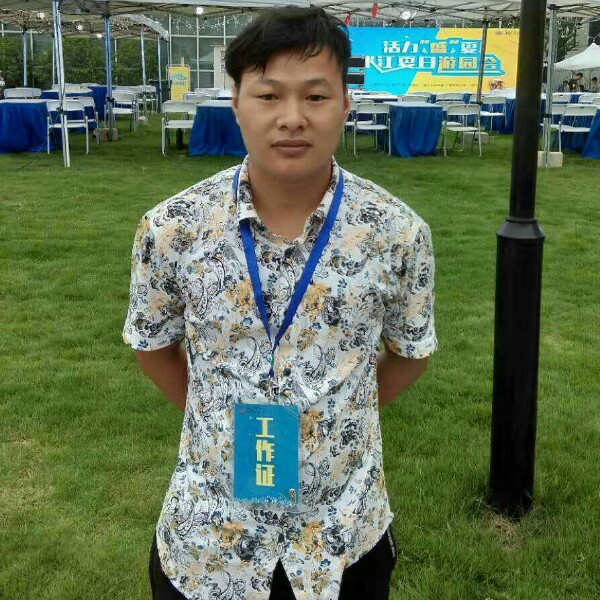 陈辉农民工的照片