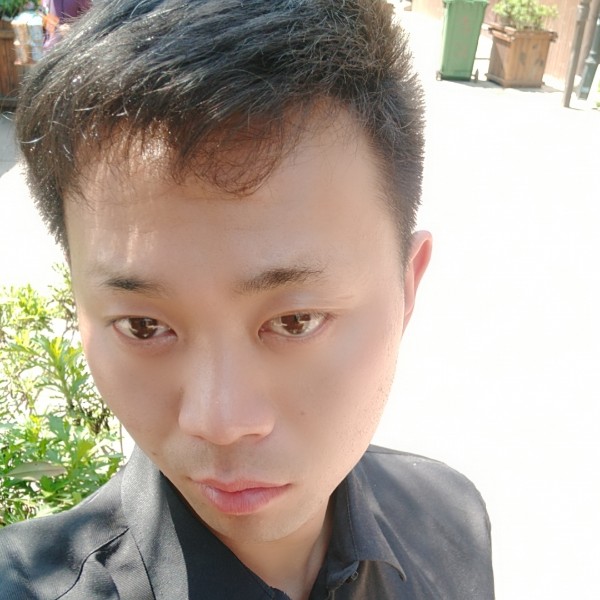 陌九的照片
