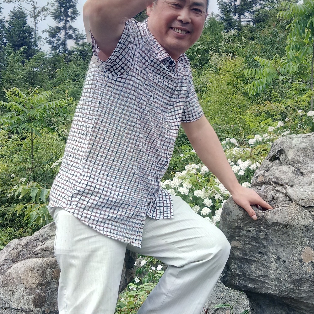 会撒娇黑裤的照片