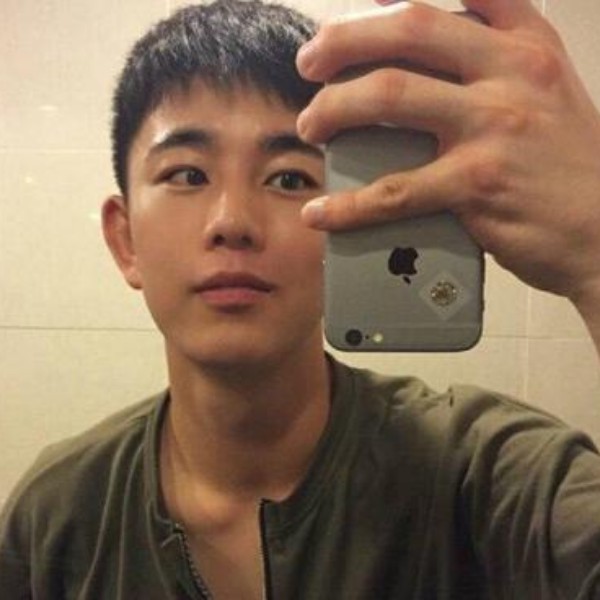 潇洒拿旧颜的照片