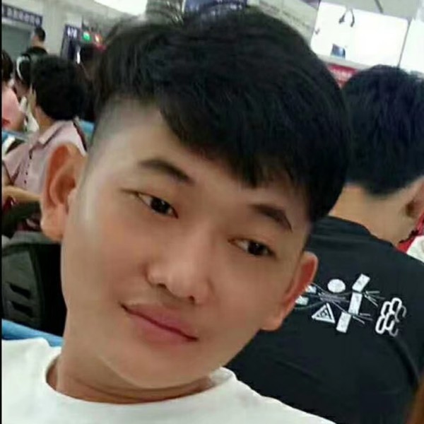阳光和唇彩的照片