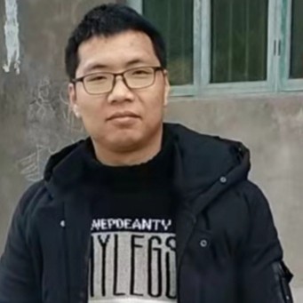 舒心挽手摩托的照片