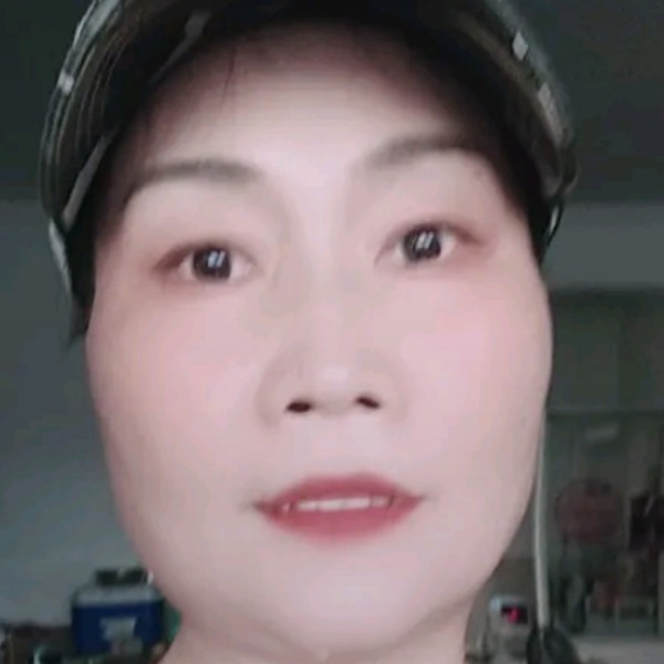 月兔子不吃窝边草的照片