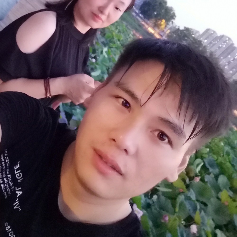 帆晋中的照片
