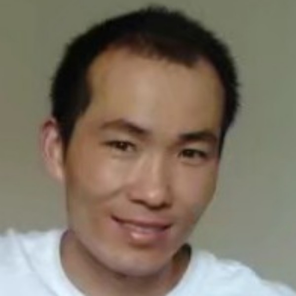 高大等待啤酒的照片