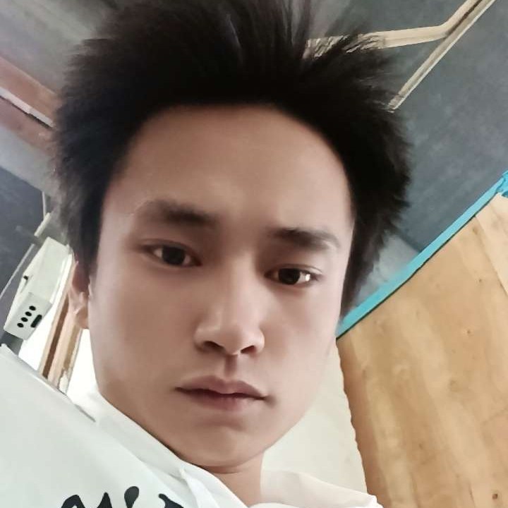 高高向崖悔的照片