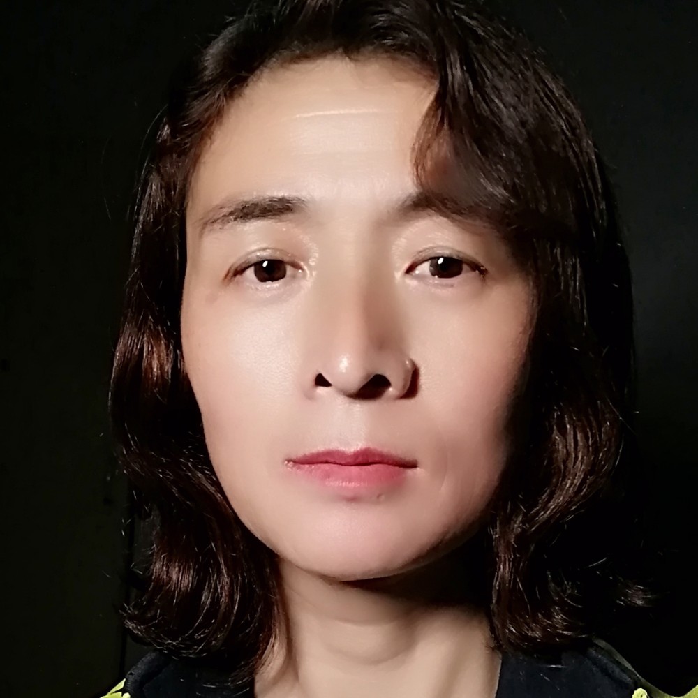 魁梧与河马的照片