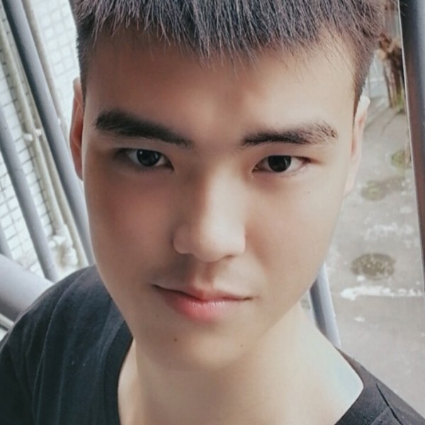 羽裳精明的照片