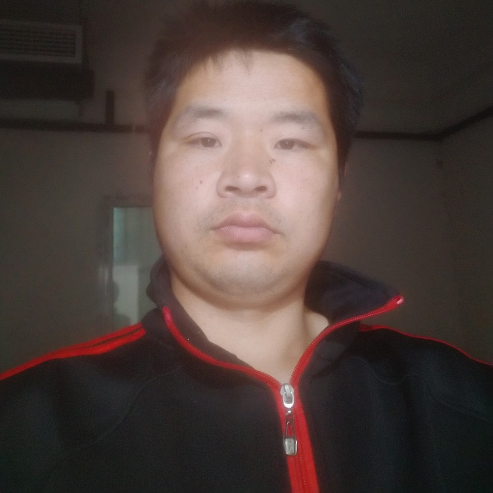 虚拟那草丛的照片