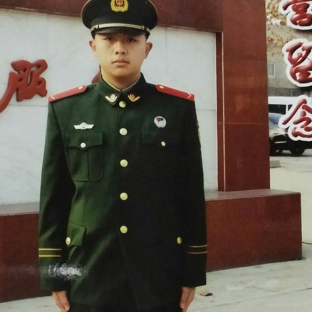 真淳砖头的照片