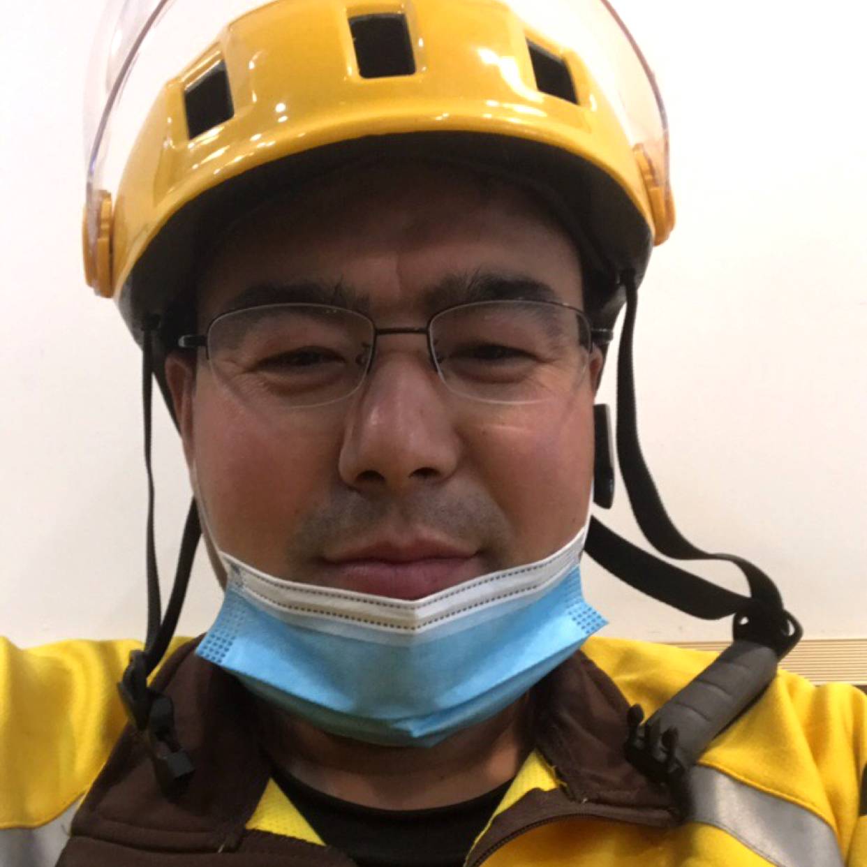 美团小哥哥锋哥的照片