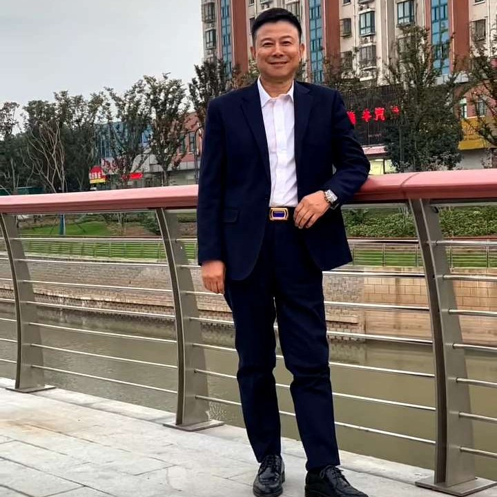 老实钢笔8的照片