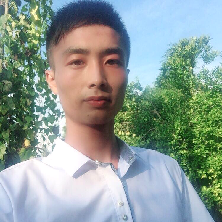 辛勤倾心爆米花的照片