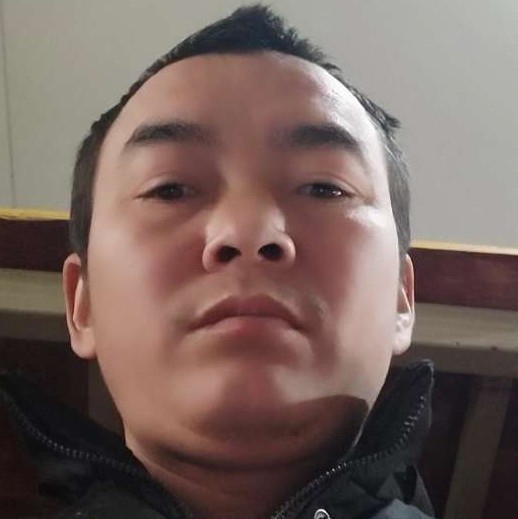 服饰蹙眉安静的照片