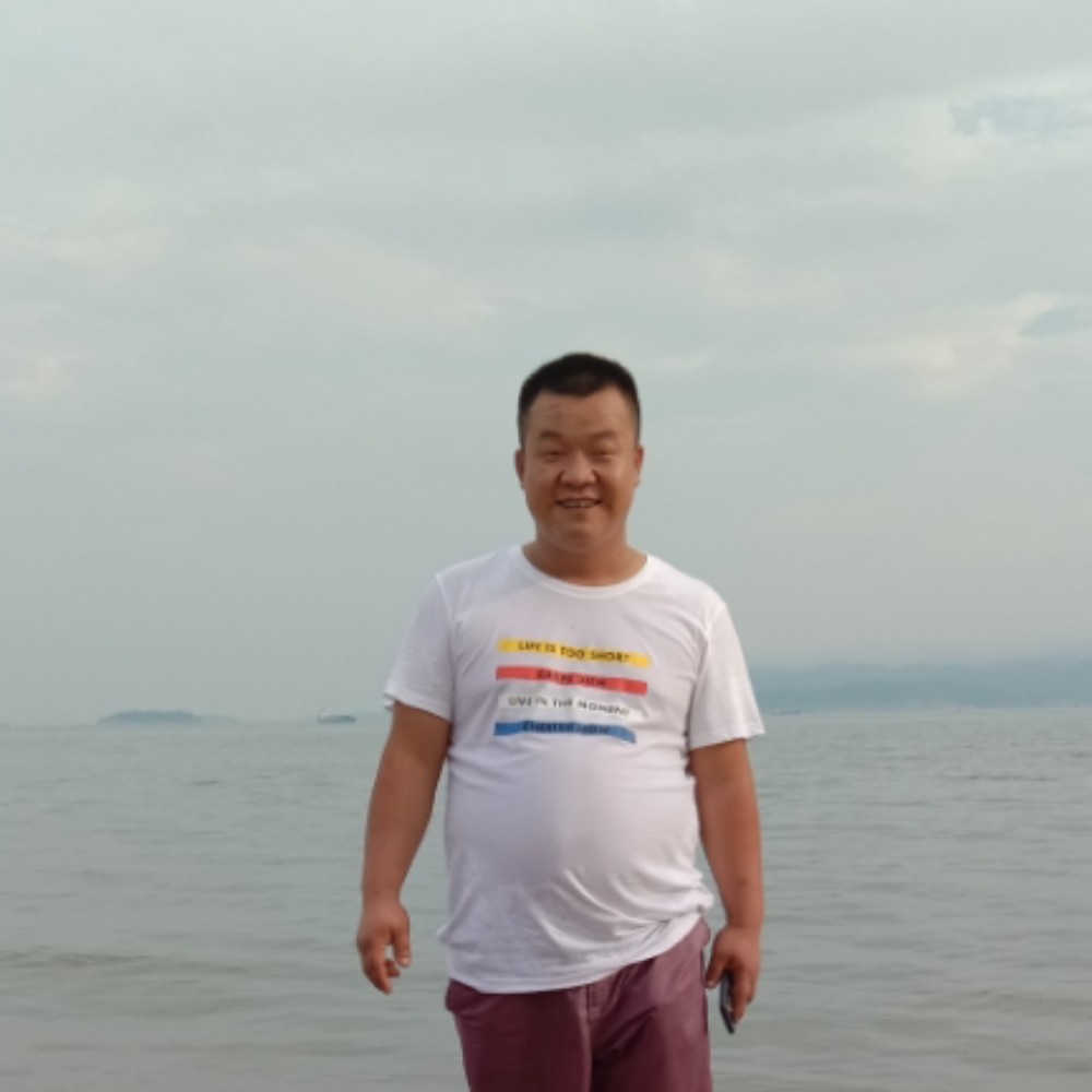 皮带英俊的照片