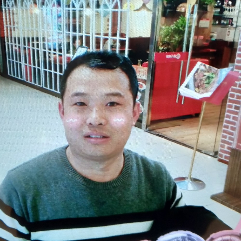 鞋子爱听歌的照片