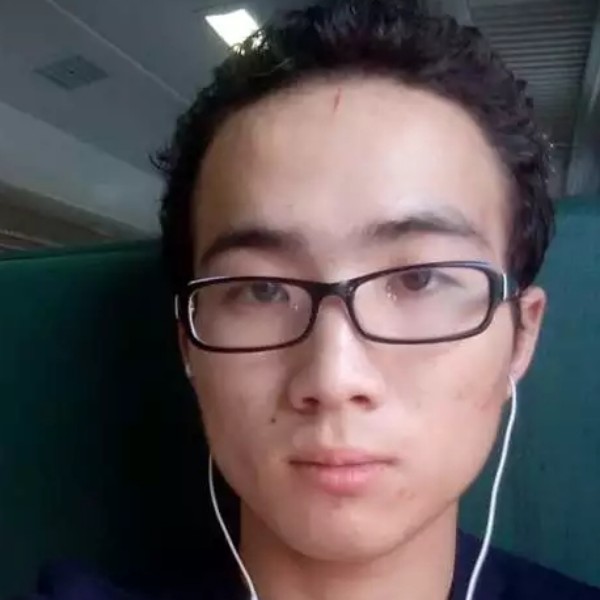 张吾寂的照片