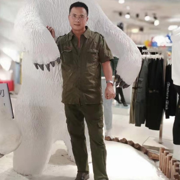 忧心回首韶华的照片