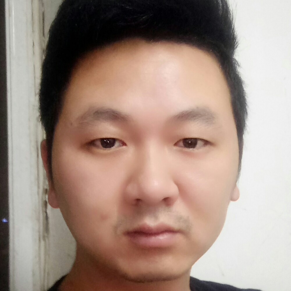 吵架睡沙发的照片